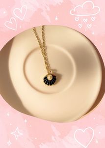 Shell Pearl Necklace