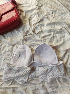 Pinteresty White Bikini Top