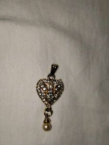 Sparkling Gold Ring And Pendent