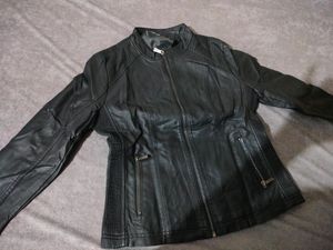 BLACK LEATHER JACKET