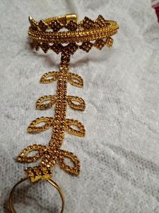 Beautiful Party wear Golden adjustable Hathful