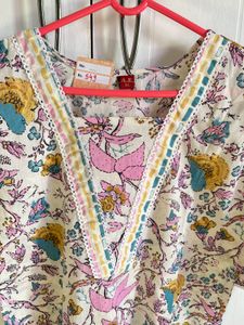 Kurta Pant Set V-Neck