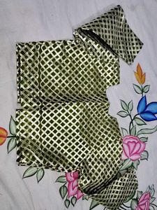 Green &amp; Gold Patterned Blouse