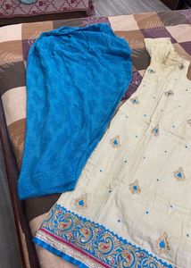 Salwar suit
