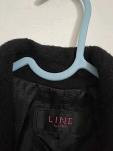 Elegant Black Coat bust 36