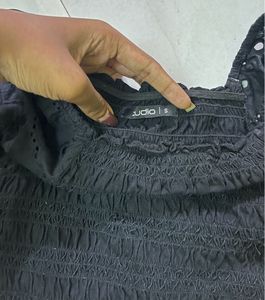 Black Puff Sleeve Top