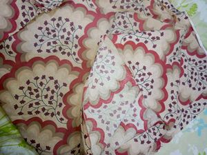 Vintage Bed Sheet With 2 Pillow Covers
