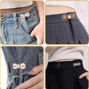 🌼Viral Daisy Jeans Tightening Clip🌼