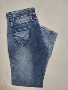 Stylish Mom-Fit Blue Denim Jeans,Embroidered Waist