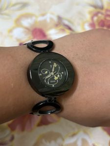 Elegant Black Bracelet Watch