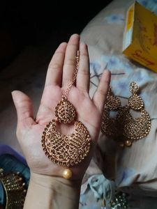 Earings With Mangtika