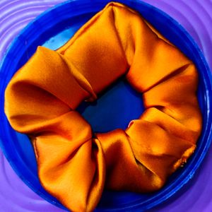 6 Colourful Scrunchies