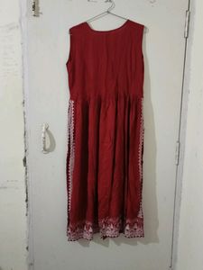 Beautiful Maroom And White Print Kurti Unused