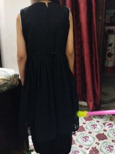 Chic Black &amp; White Sleeveless Ethnic Dress