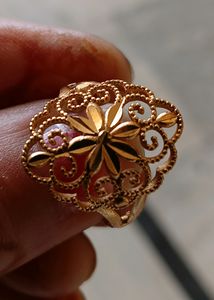 Vintage Floral Filigree Gold Ring