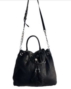 Authentic Michaelkors pure leather drawstring bag.