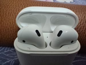 Apple Airpods Gen 2 With case