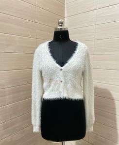 ZARA knit white fuzzy cropped cardigan