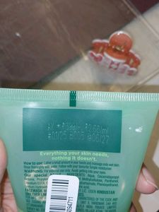 Simple Refreshing Facial Wash