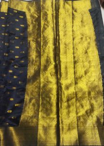 Elegant Black &amp; Gold Saree