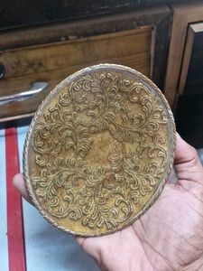 Vintage Style Showpiece