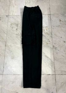 BLACK STRAIGHT FIT CARGOS 32