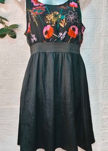 Size Small🎁Buy 2 Get 1 Free 🎁  Vero Moda Dress
