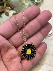 Black Daisy Necklace