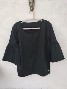 Price REDUCED 💯Wardrobe Brand Loose Top For