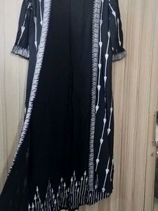 Elegant Black &amp; White long dress