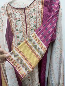 Beautiful Pakistani Kurti Set