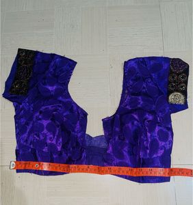 “Royal Blue Radiance – The Festive Elegance Saree”