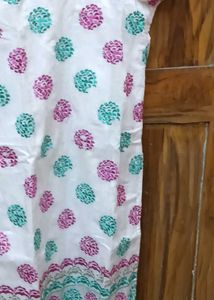 Gently Used White With Floral Embroidery Kurti