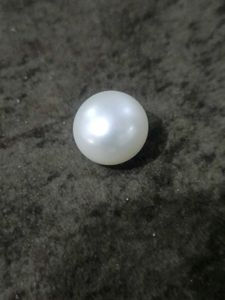 Lustrous White Pearl