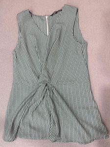 Chic Sleeveless Twist-Front Top