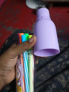 Kid&#39;s 12 Colour Sechtch Pen Box.