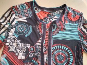 Multi-Color Printed Women&#39;s Zip-Up Top – New