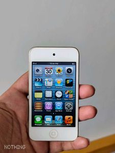 Apple iPod Touch 4th Gen (White, 16GB)