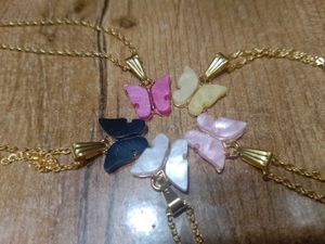 BUTTERFLY 🦋 Pendant Necklace Set (LOOT OFFER)