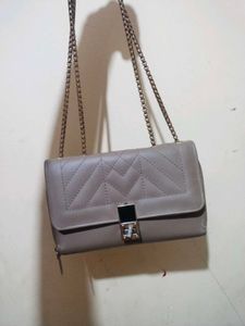 Chain Strap Crossbody Wallet