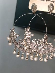 Hoop Earrings with Pearls