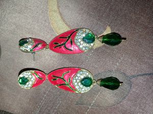 Beautiful Green And Pink Colour Earrings