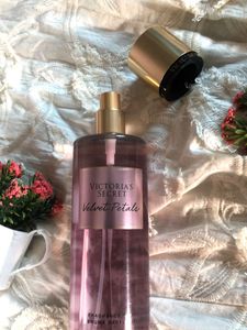 Victoria&#39;s Secret Velvet Petals