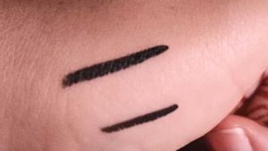 Sketch Eyeliner