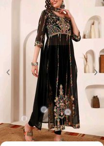 Full suit set including dupatta
