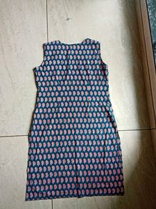 Sleevless Kurti