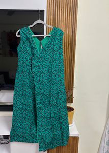 Green Animal Print Dress Size 32-34