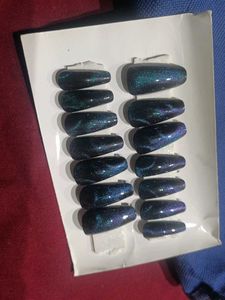 Press-On Cat Eye Nails