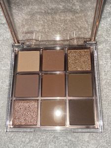 Autumn Closet Play Color Eyes