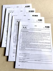 NEET QUESTION PAPER (5 Sets) With Answer Booklet (5set)